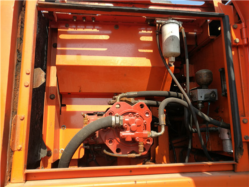 斗山220-7二手挖掘机出售信息液压泵