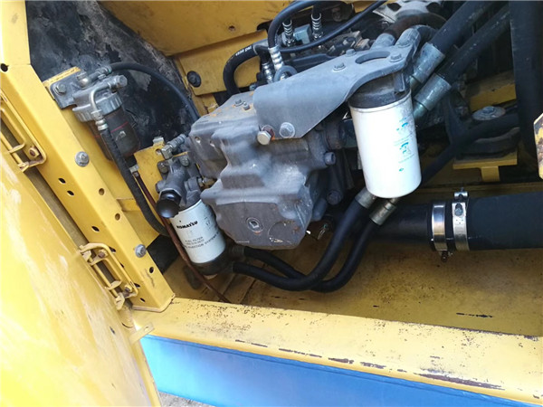 小松PC240-8二手挖掘机市场转让液压泵